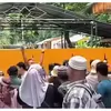Temui Massa yang Menuntut Bansos Pascabanjir, Bupati Langkat Bakal Ajak Warga untuk Bertemu Menteri Sosial Bupati Langkat, Syah Afandin, sempat menemu
