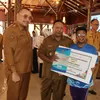 Pemkot Salurkan BLT DBHCHT Bagi 197 Buruh Pabrik dan Bantuan Uang Transport Bagi 126 Siswa Tidak Mampu