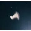Cahaya Aneh Berjejak Asap Panjang, Warga Rekam dan Viral!