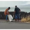 DLH Flores Timur Bersihkan Tumpukan Sampah Liar di Jalur Pintu Masuk Larantuka