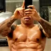 Pamerkan Perut Sixpack, Legenda Arsenal Thierry Henry Siap Debut di Tinju