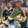 Juventus Bidik Emiliano Martinez Usai Gagal Daratkan Alisson Becker