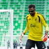 Kiper Arab Saudi Pakai Kacamata Berkedip, Harga Tak Terbayangkan