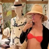 Eugenie Bouchard Jadi Komentator, Pamer Swafoto Menakjubkan dengan Bikini Oranye Jelang SW19