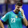 Kiper Argentina Emi Martinez Bermain dengan Patah Jari, Tidak Bisa Berlatih di Piala Dunia