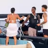 Rashford Berpesta dengan Wanita Berbikini