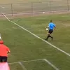 Pertandingan Sepak Bola Berubah Menjadi Pembantaian; Pemain Menendang dan Memukul Lawan