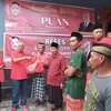 Reses di Lombok Barat, Rachmat Hidayat Salurkan Ribuan Paket Sembako Beras Premium Puan Maharani