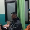 Kaget Batu Longsor Nyaris Menimpa, Gadis di Sumedang Tersungkur dari Motor
