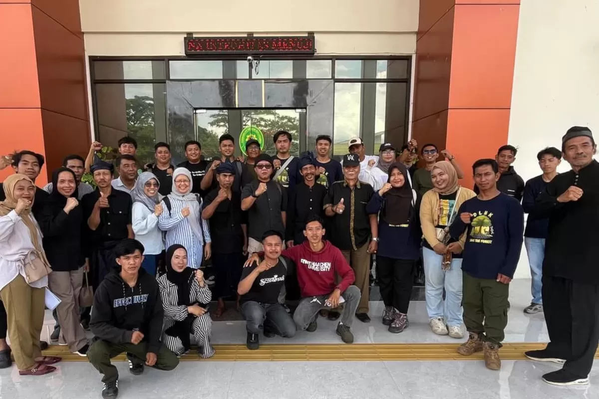 Pengadilan Negeri Bulukumba  memenangkan Ketua Adat Ammatoa Kajang, Puto Palasa dalam perkara sengketa lahan di Kajang.