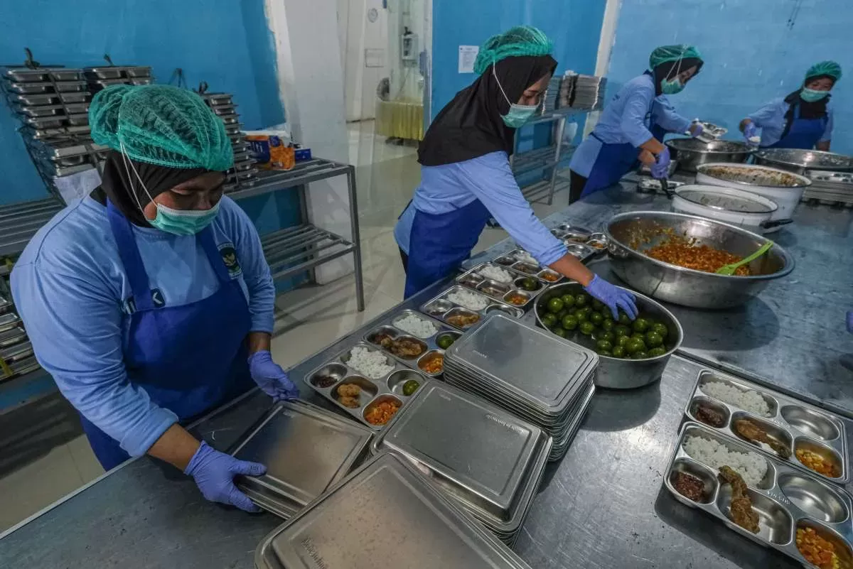 (Ilustrasi) Ketua HIPMI Bulukumba Ilham Ashari menilai penutupan dapur Program Makan Bergizi Gratis di Bulukumba berdampak pada relawan, UMKM, dan ribuan siswa penerima manfaat.