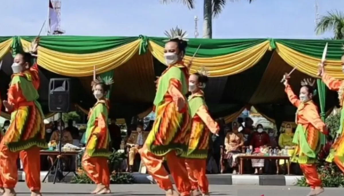 Ilustrasi tari Jepin. Tarian jepin massal akan memeriahkan hari jadi Kota Pontianak. 
