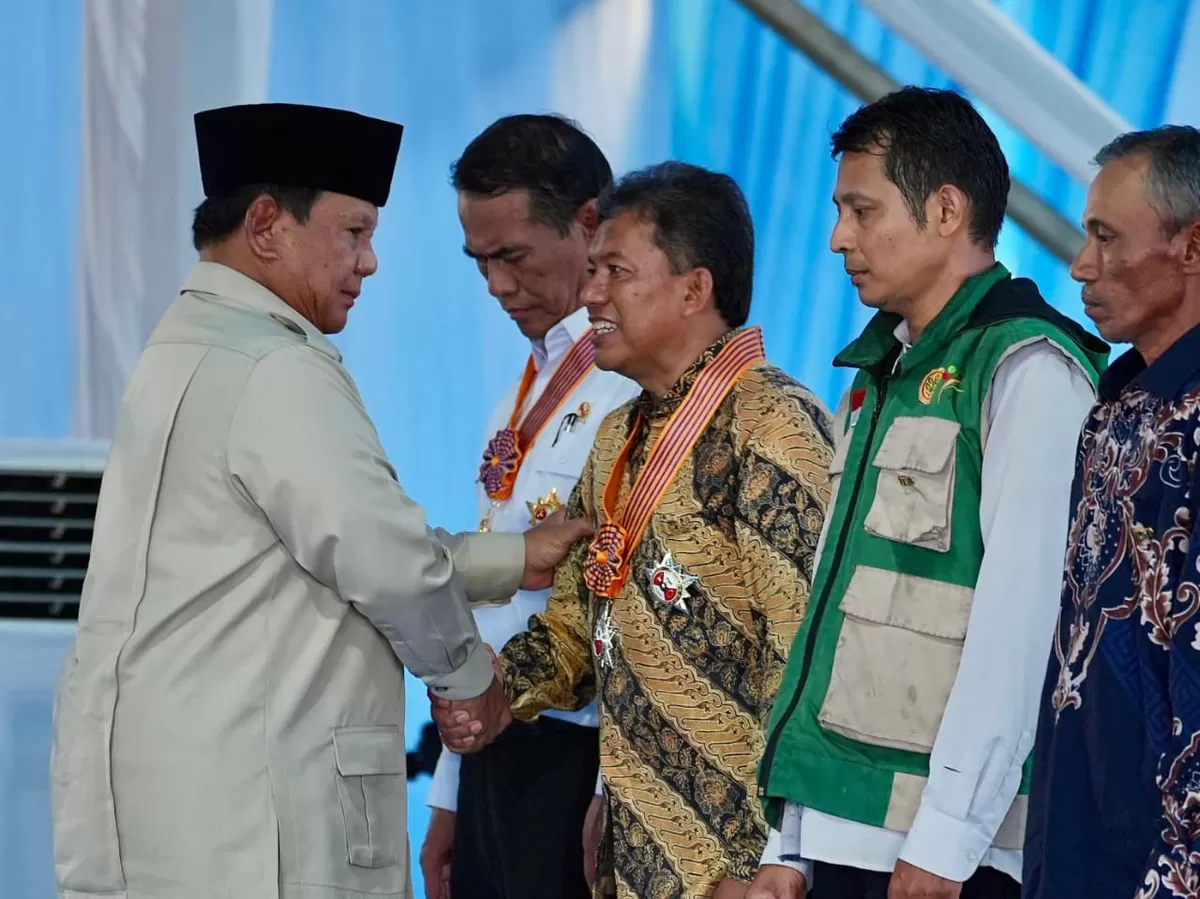 Ketika kita menyatakan kemerdekaan... belum ada anggaran. Yang memberi makan kepada tentara adalah para petani.