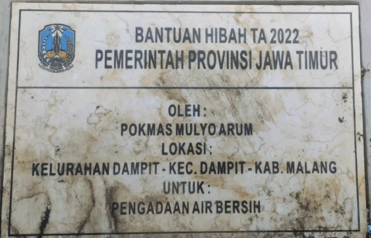 Papan keterangan yang ada di proyek mangkrak Dampit 