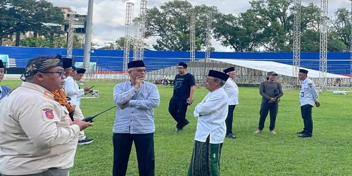 ? SIAP-SIAP ARUS LALU LINTAS BERUBAH! ? Demi mendukung kelancaran puncak Harlah 1 Abad NU di Stadion Gajayana, Dishub Kota Malang akan menutup TOTAL 12 ruas jalan utama mulai 7 Feb 2026, 12.00 WIB hingga 8 Feb 2026, 20.00 WIB. Penutupan mencakup Jalan Ijen, Semeru, Pahlawan Trip, dan sekitarnya. Warga diimbau gunakan jalur alternatif, patuhi petugas di lapangan, dan pantau info melalui kanal resmi Dishub Kota Malang