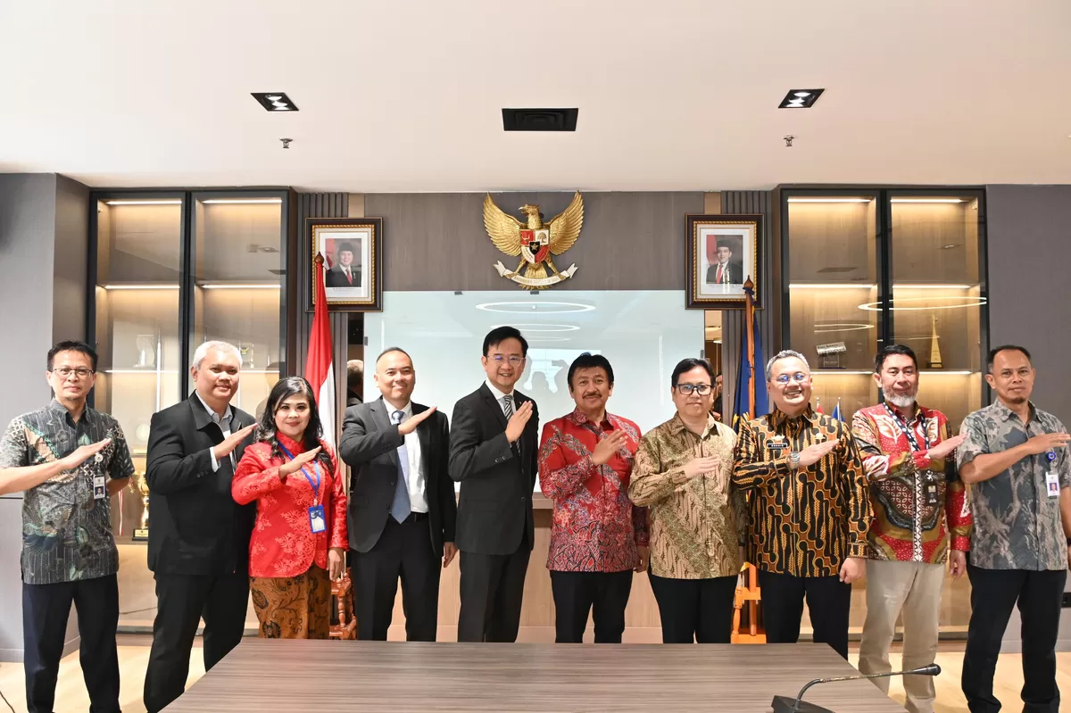 ✈️? RESMI! Kemenhub dan IATA teken MoU payung kerja sama 5 tahun!    Fokus: keselamatan, harmonisasi regulasi, SDM berkelas dunia, dan kebijakan berbasis data. Selangkah lebih dekat menuju penerbangan Indonesia yang aman, efisien, dan berkelanjutan. ???
