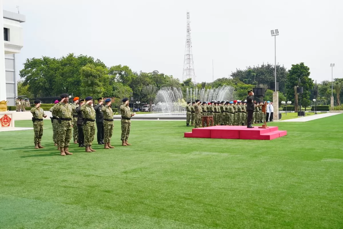 Panglima TNI Jenderal Agus Subiyanto pimpin upacara pemberangkatan Satgas TNI Konga UNIFIL TA 2026. Para prajurit akan bertugas menjaga perdamaian di Lebanon Selatan.
