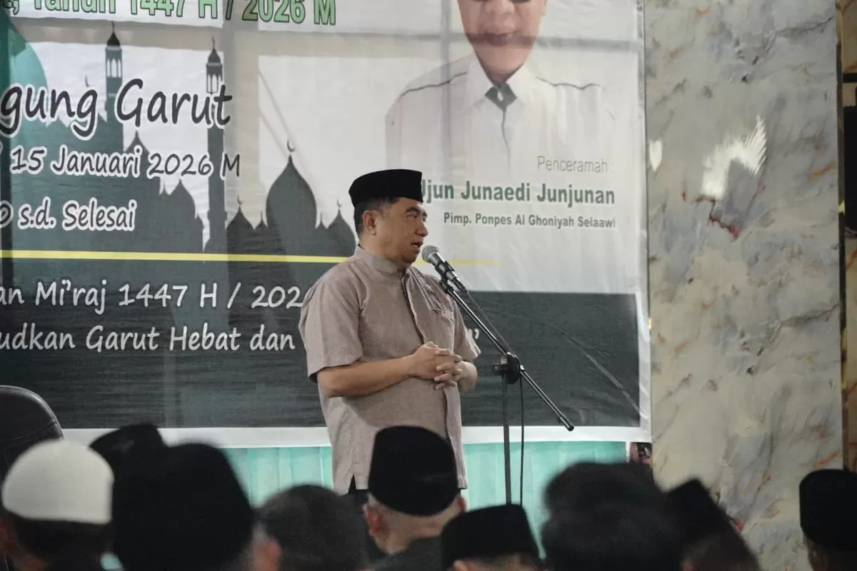 Peringatan Isra Mi'raj Nabi Muhammad SAW Tahun 1447 H / 2026 M, yang bertempat di Masjid Agung Kabupaten Garut, Jalan Jendral Ahmad Yani, Kecamatan Garut Kota, Kamis malam (15/1/2026).