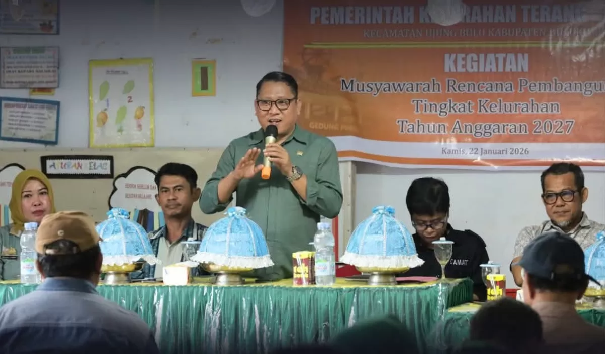 Wakil Ketua DPRD Kabupaten Bulukumba Fahidin HDK saat menghadiri Musrenbang Kelurahan Terang-Terang Kecamatan Ujung Bulu Tahun Anggaran 2027.