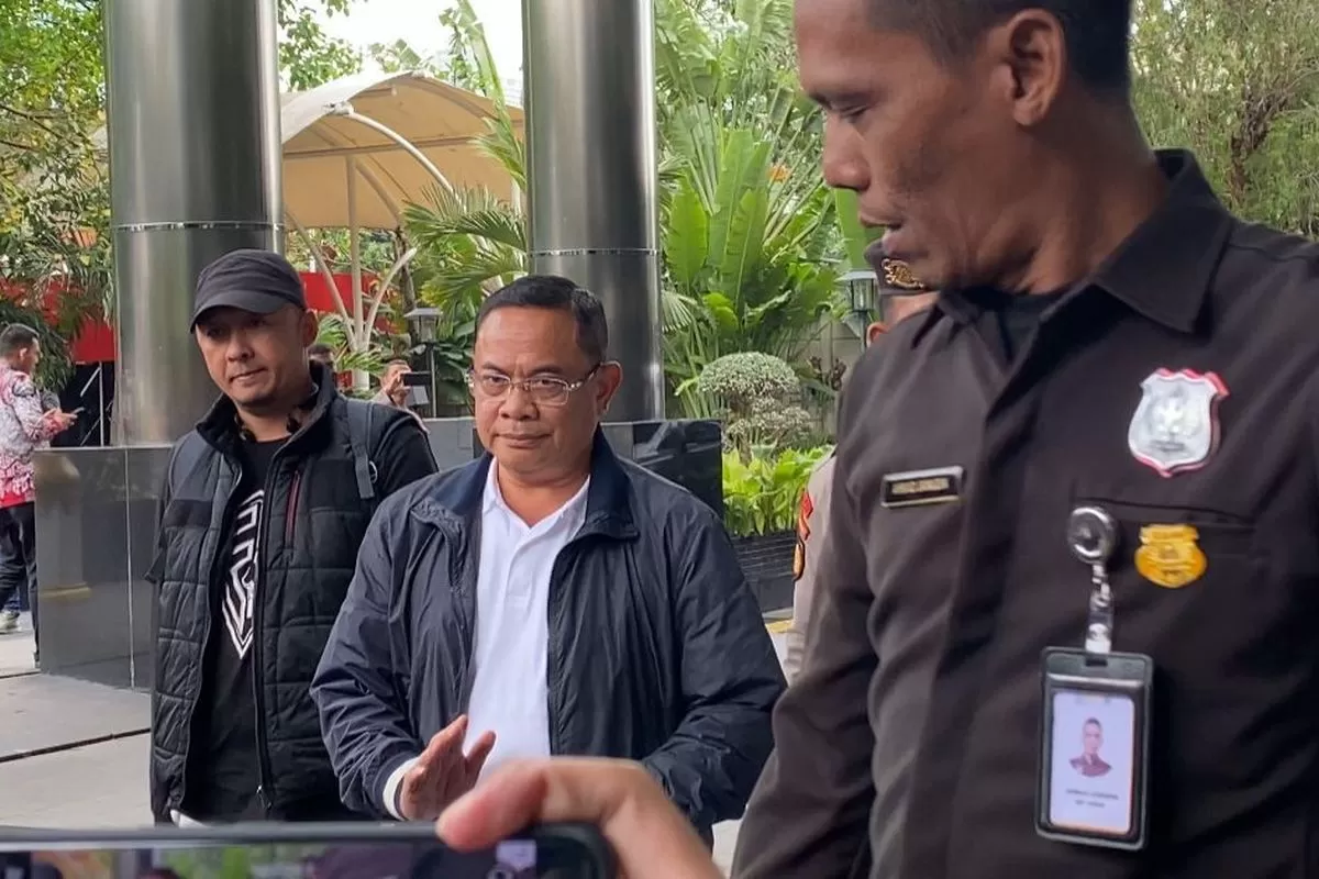 Bupati Pati Sudewo saat tiba di Gedung Merah Putih KPK, Selasa (20/1/2026), setelah terjaring operasi tangkap tangan KPK.