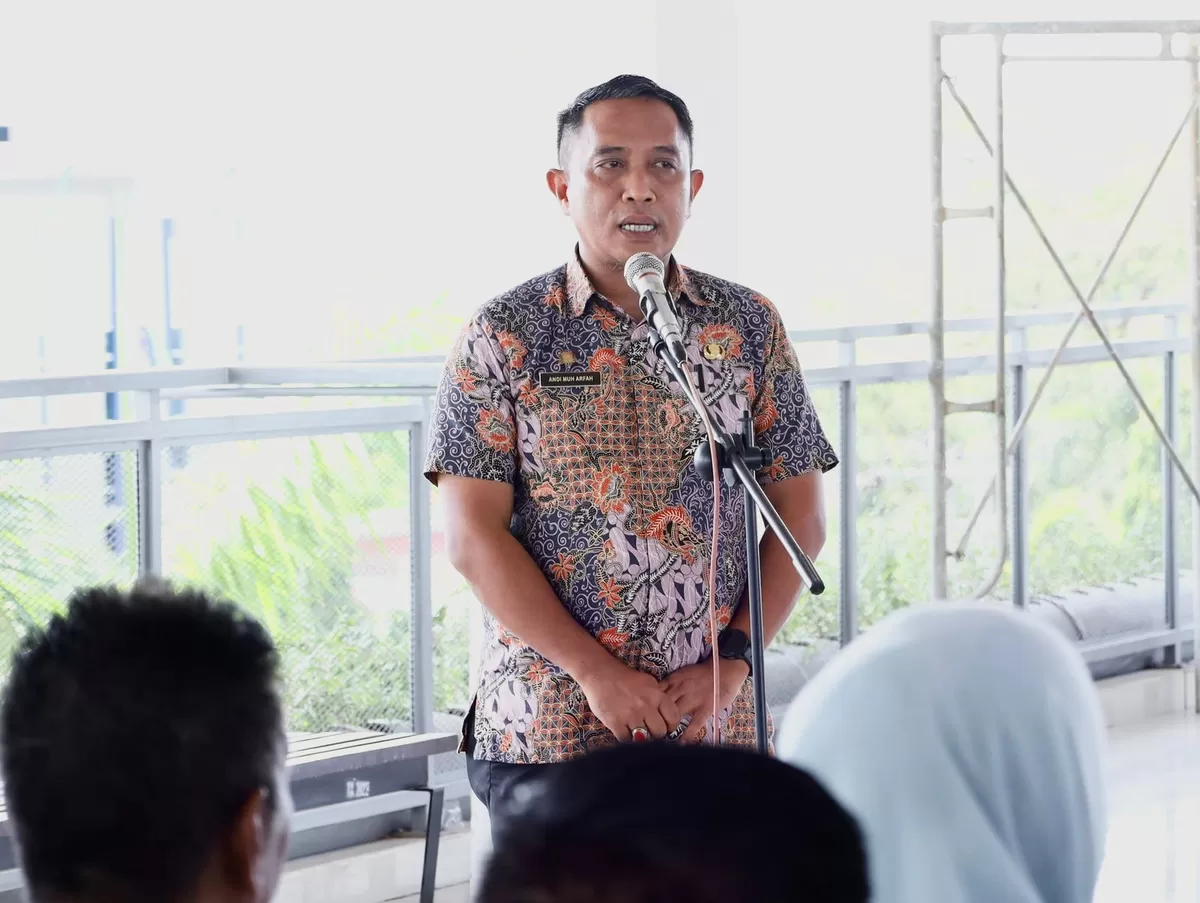 Kepala Bapenda Bulukumba memaparkan realisasi Pajak Daerah Bulukumba tahun 2025