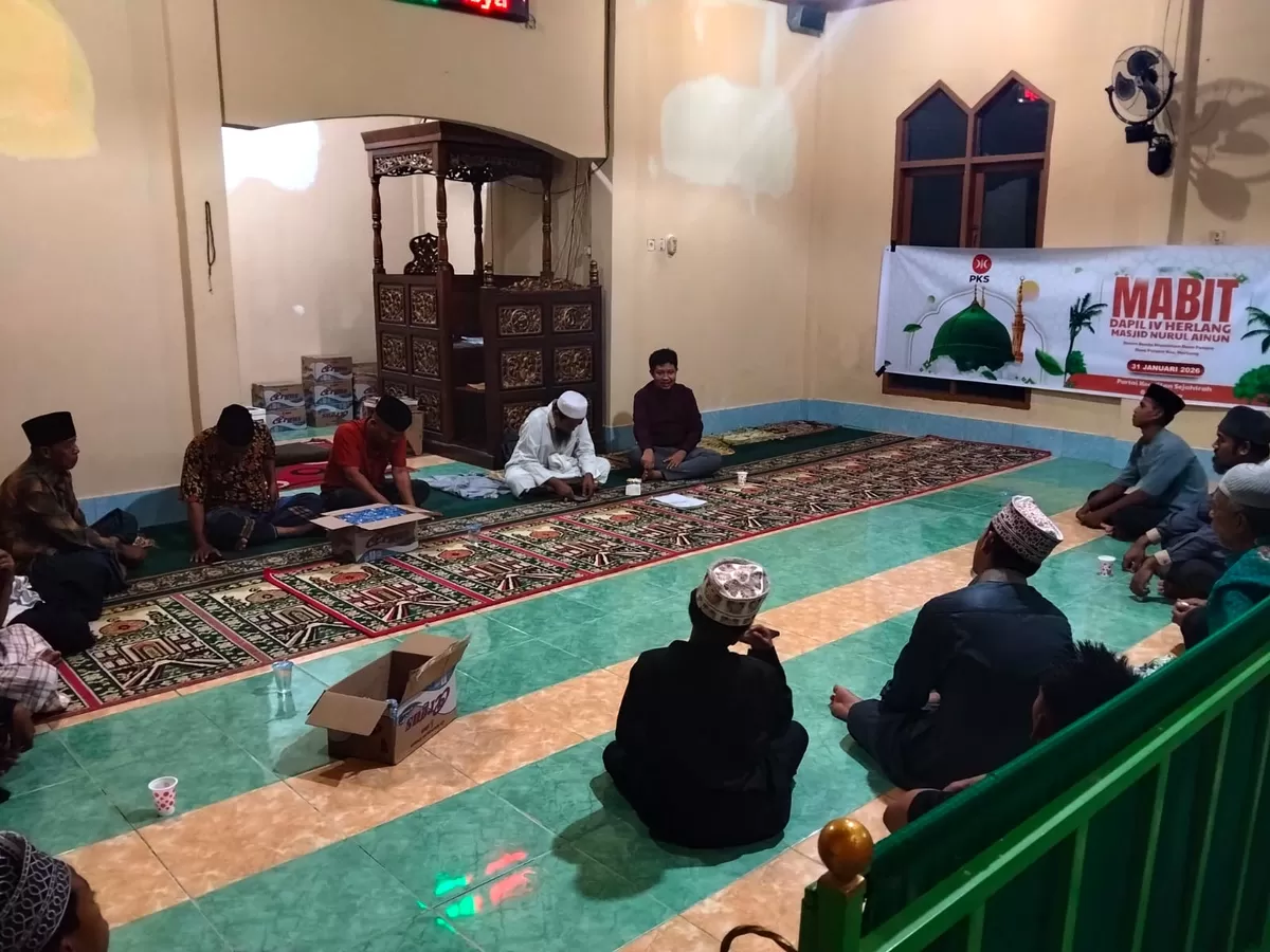 Suasana pelaksanaan Mabit PKS Bulukumba bersama pengurus, aleg, dan masyarakat di Masjid Nurul Ainun Desa Pataro, Kecamatan Herlang.