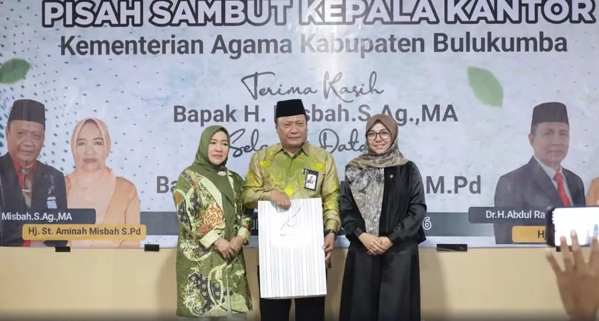 Ketua DPRD Kabupaten Bulukumba Umy Asyiatun Khadijah, S.E. menghadiri acara lepas sambut Kepala Kemenag Bulukumba di Aula Kantor Kemenag, Jumat 6 Februari 2026.