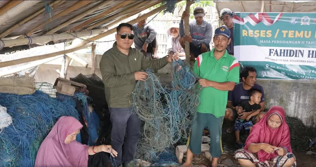Wakil Ketua I DPRD Bulukumba Fahidin HDK menyerap aspirasi nelayan dan petani rumput laut dalam kegiatan reses di Lingkungan Bintarore, Kecamatan Ujung Bulu.