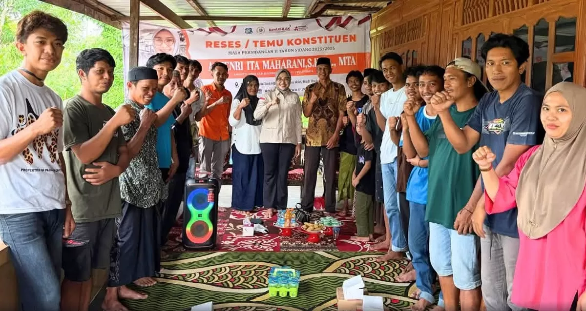 Anggota DPRD Bulukumba Andi Tenri Ita Maharani saat pelaksanaan reses di Desa Pangalloang, Kecamatan Rilau Ale.