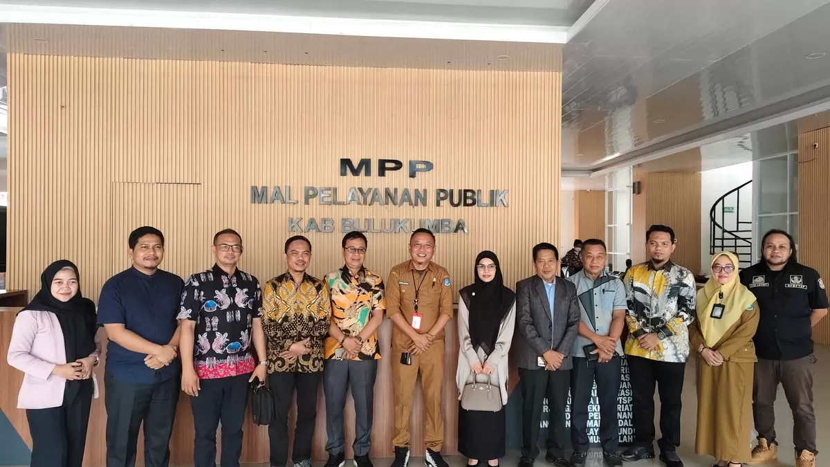 Plt Kepala DPMPTSP Kabupaten Bulukumba Andi Ashadi saat menerima kunjungan kerja Komisi I DPRD Kabupaten Gowa, Selasa 3 Februari 2026.
