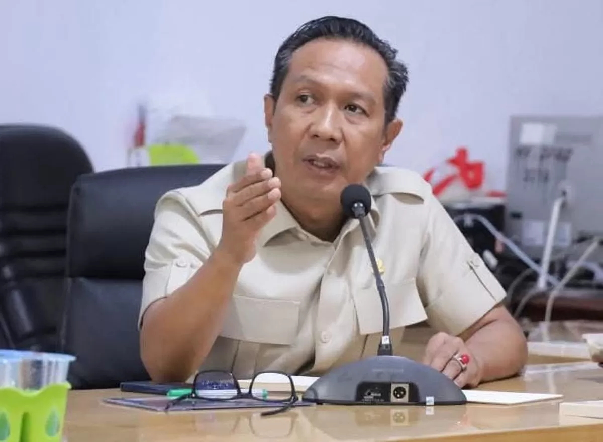 Wakil Ketua DPRD Kabupaten Bulukumba Syahruni Haris memberikan apresiasi kepada insan pers lokal dalam peringatan Hari Pers Nasional 2026.