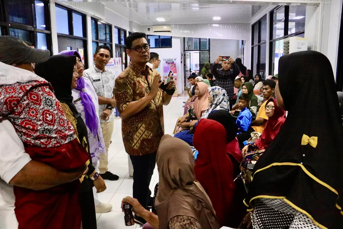 Wakil Bupati Bulukumba Andi Edy Manaf meninjau pelayanan kesehatan di RSUD Sulthan Dg Radja dan menegaskan BPJS PBI nonaktif tetap dilayani.