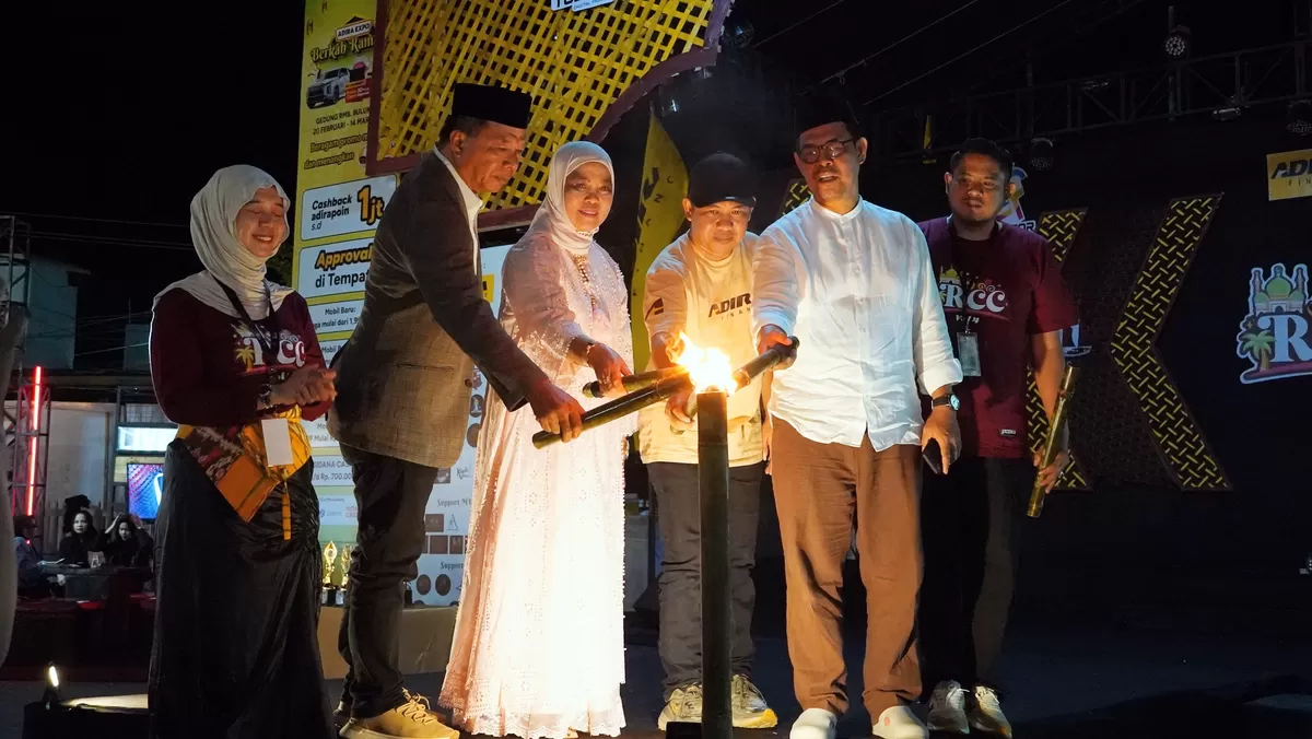 Bupati Bulukumba Andi Muchtar Ali Yusuf membuka RCC Fest Volume 4 di Gedung Bersama RMB, Kecamatan Ujungbulu, Jumat malam (20/2/2026)