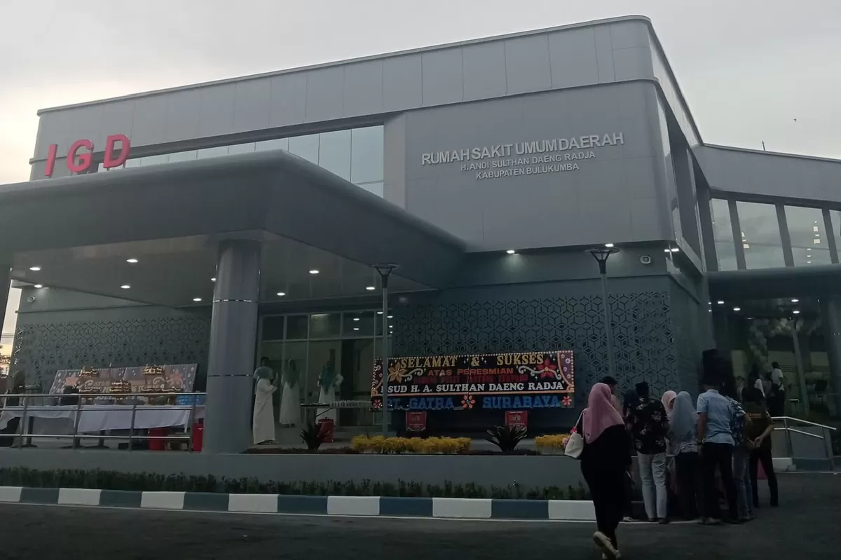 Bupati Bulukumba Andi Muchtar Ali Yusuf meresmikan operasional Pusat Jantung Terpadu RSUD Andi Sulthan Daeng Radja Bulukumba bersama jajaran pemerintah daerah.