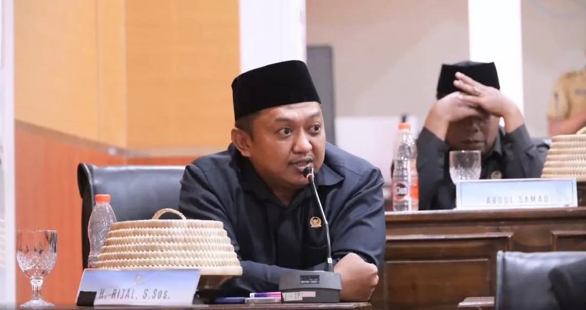 Rapat Paripurna DPRD Bulukumba diwarnai interupsi anggota dewan terkait ratusan pokok pikiran aspirasi masyarakat.