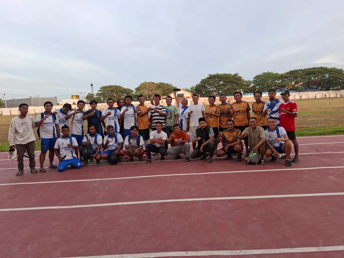 Laga Trofeo Football Bulukumba mempertemukan PSSI Bulukumba, Gasiba Allstars, dan Mariorennu United sebagai aksi solidaritas untuk membantu korban kebakaran Kelurahan Terang-Terang.