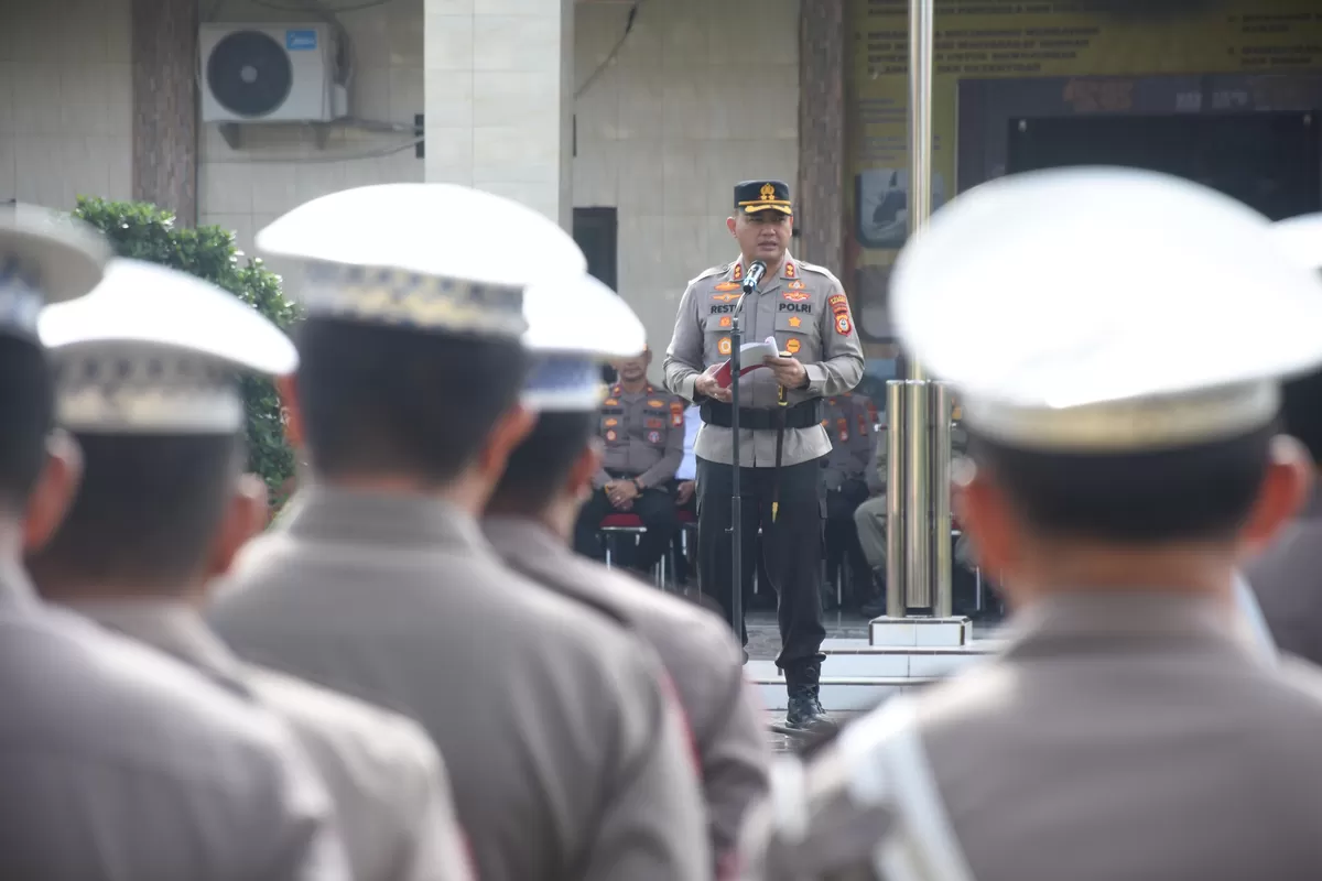 Kapolres Bulukumba AKBP Restu Wijayanto mengumumkan layanan penitipan kendaraan gratis di Polres dan Polsek jajaran untuk masyarakat yang mudik Lebaran Idulfitri 1447 Hijriah.