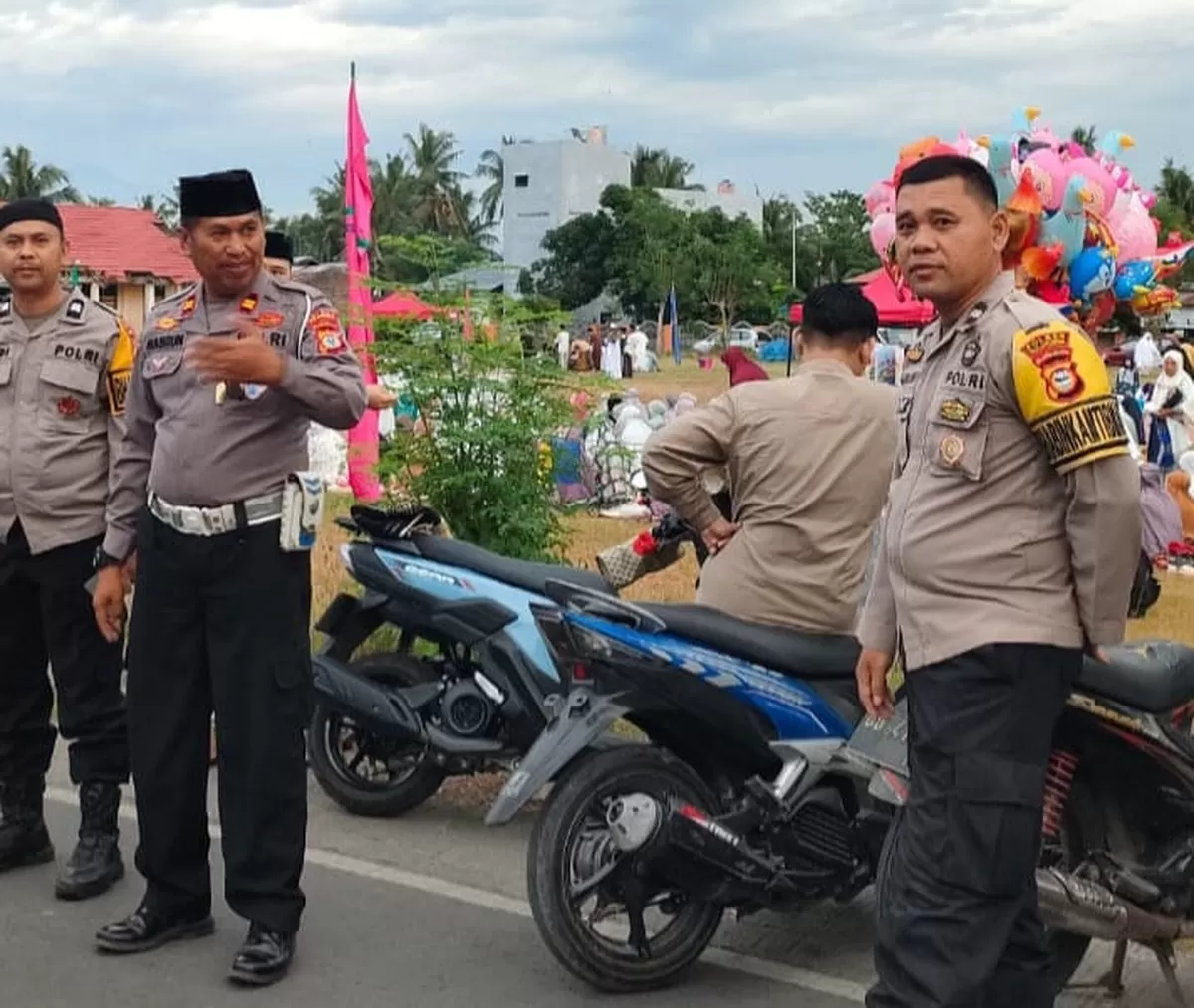 Pengamanan Salat Idulfitri Muhammadiyah 1447 Hijriah di Kabupaten Bulukumba dilakukan oleh aparat kepolisian guna memastikan ibadah berjalan aman dan tertib