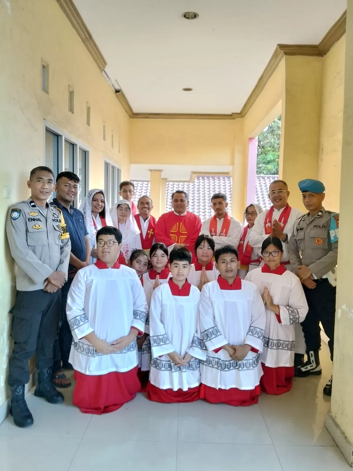 Sebanyak 90 personel Polres Bulukumba dan Polsek Ujung Bulu mengamankan rangkaian ibadah Wafat Isa Almasih dan Paskah di Kabupaten Bulukumba.