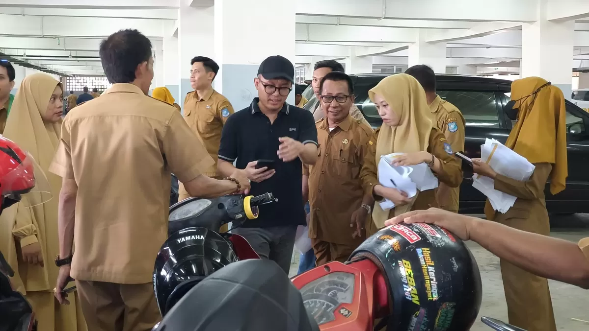 Pemeriksaan fisik kendaraan dinas OPD Pemkab Bulukumba dilakukan di basemen Gedung Pinisi selama 13–15 April 2026 oleh BKAD bersama BPK dan Inspektorat.