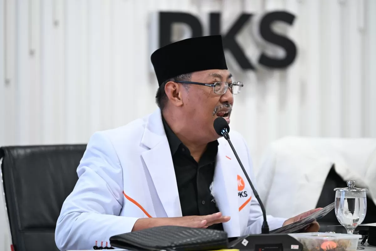 PKS melalui Ketua MPP Mulyanto mendukung usulan KPK agar masa jabatan ketua umum partai politik dibatasi maksimal dua periode demi memperkuat demokrasi internal partai.