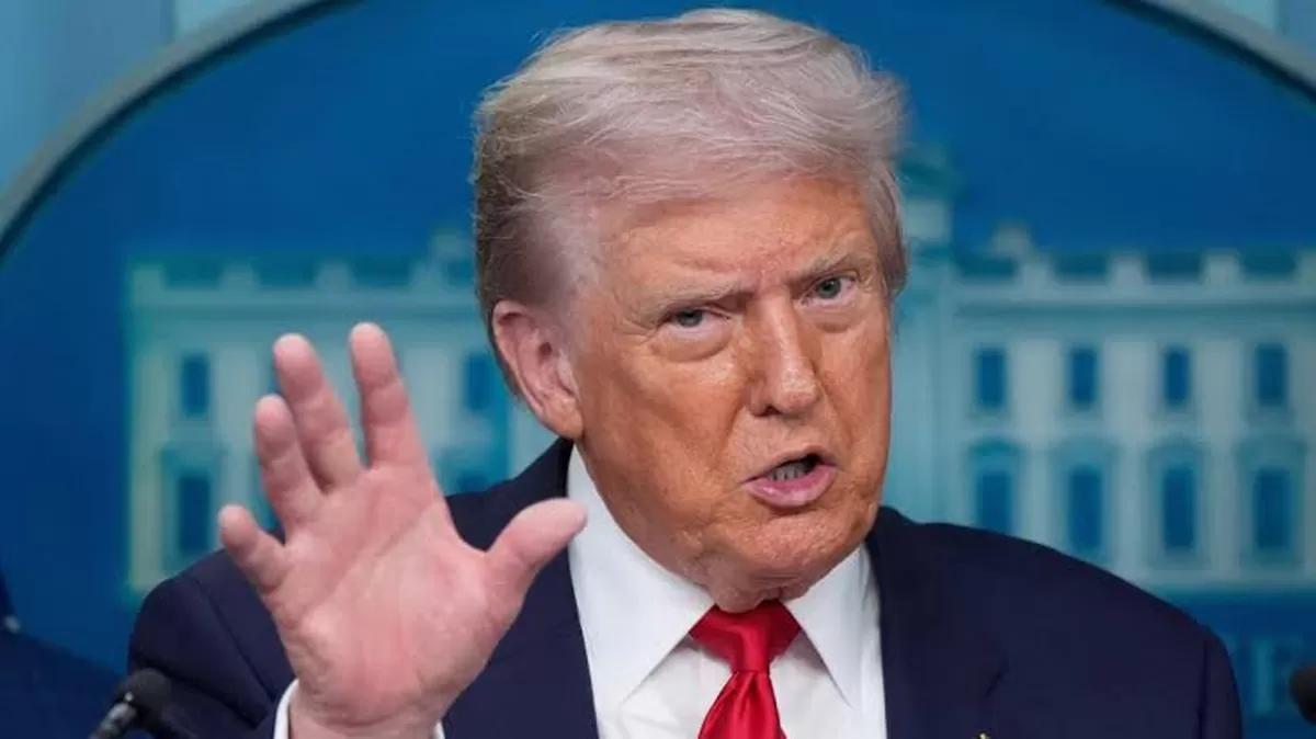 Presiden AS Donald Trump berbicara kepada media di Gedung Putih setelah insiden penembakan saat jamuan makan malam WHCA yang sempat menimbulkan kepanikan di lokasi acara.