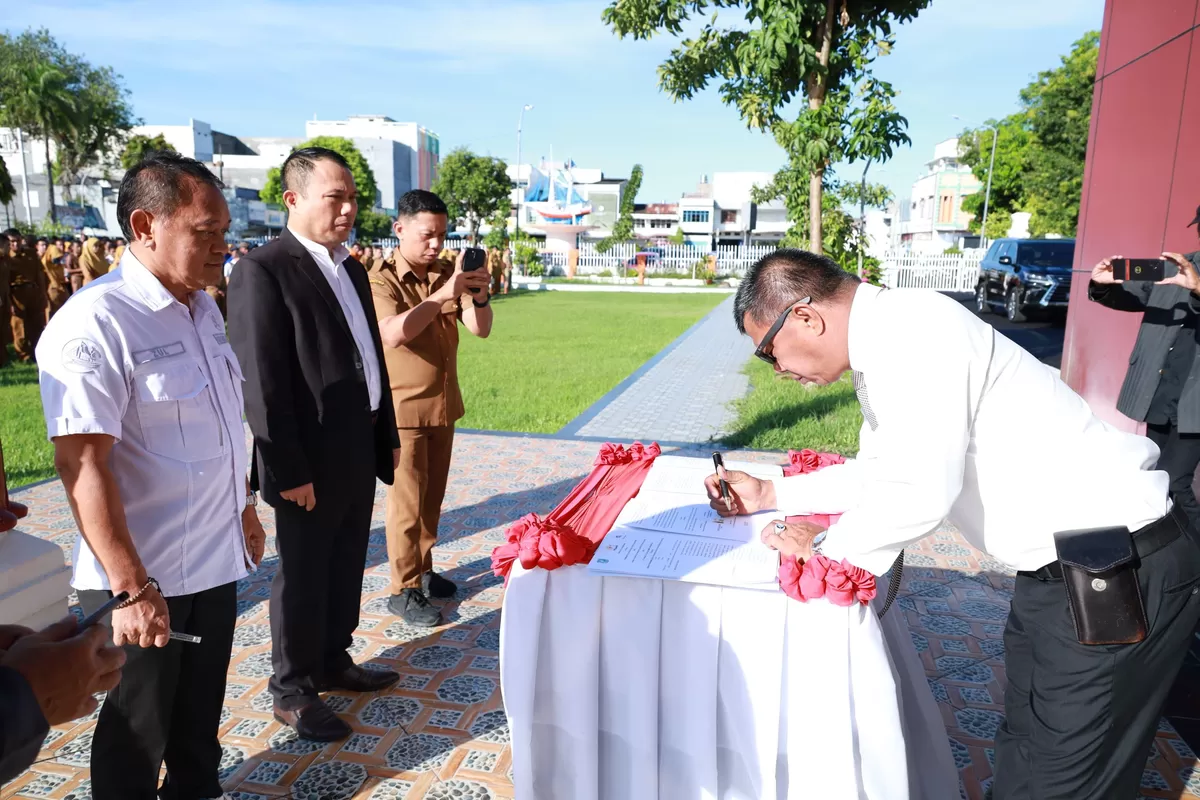 Pemerintah Kabupaten Bulukumba resmi menandatangani MoU strategis bersama Kadin Bulukumba dan PT Pinisi Citra Bulukumba (Perseroda), Senin (4/5/2026).
