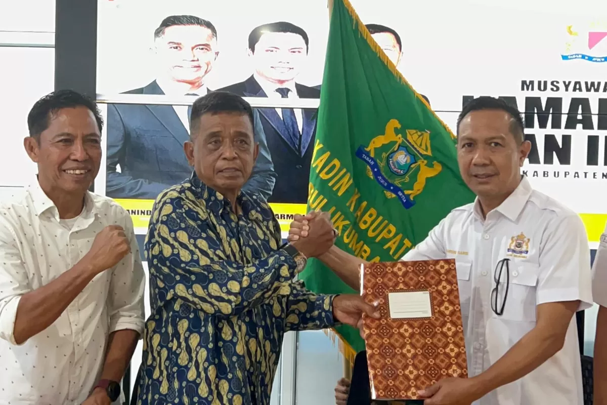 Syahruni Haris resmi terpilih secara aklamasi sebagai Ketua Kadin Bulukumba periode 2026-2031 dalam Muskab Kadin yang digelar di Ballroom Kahayya Gedung Pinisi Bulukumba, Sabtu 9 Mei 2026.
