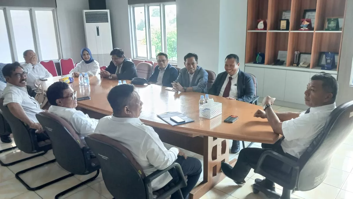 Pengurus APINDO Sulsel dan APINDO Bulukumba melakukan audiensi bersama Bupati Bulukumba Andi Muchtar Ali Yusuf terkait persiapan Expo APINDO dan Rakernas 2026 yang melibatkan UMKM lokal Bulukumba.