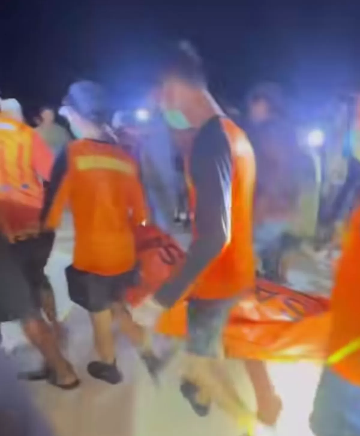 Ucapan belasungkawa membanjiri media sosial setelah Elmi Febrianti, korban yang tersapu ombak di Pantai Apparalang Bulukumba ditemukan.