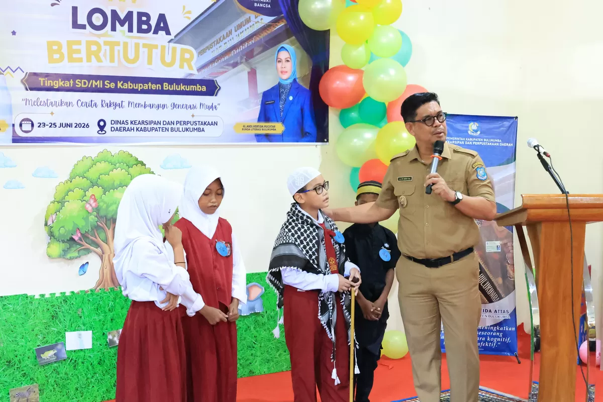 Wakil Bupati Bulukumba Andi Edy Manaf saat membuka Lomba Bertutur Tingkat Kabupaten Bulukumba 2026 yang diikuti puluhan siswa SD dan MI sebagai upaya memperkuat budaya literasi dan kecintaan terhadap budaya lokal.