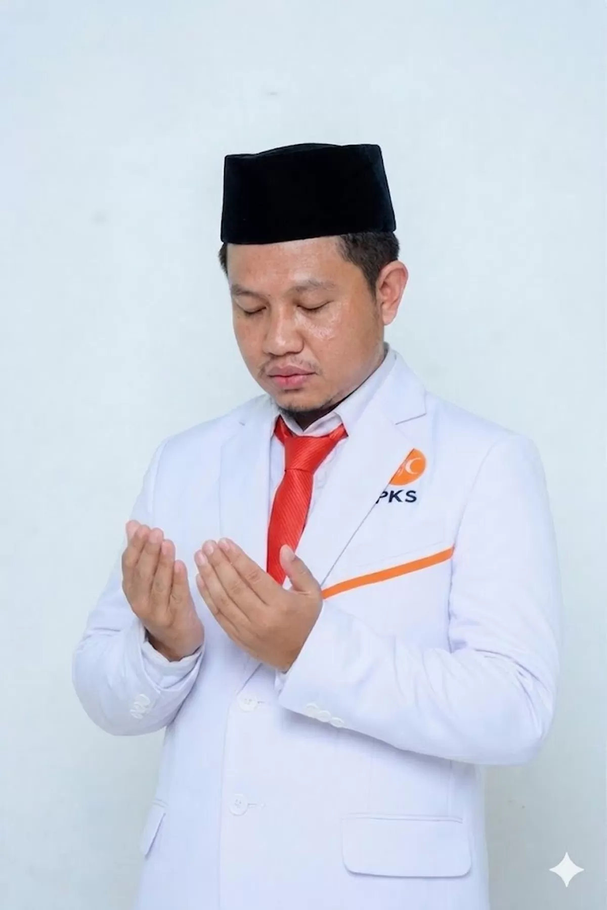 DPD PKS Bulukumba menyampaikan duka cita mendalam atas meninggalnya Elmi Febrianti yang menjadi korban dalam insiden di Pantai Apparalang, Bulukumba.