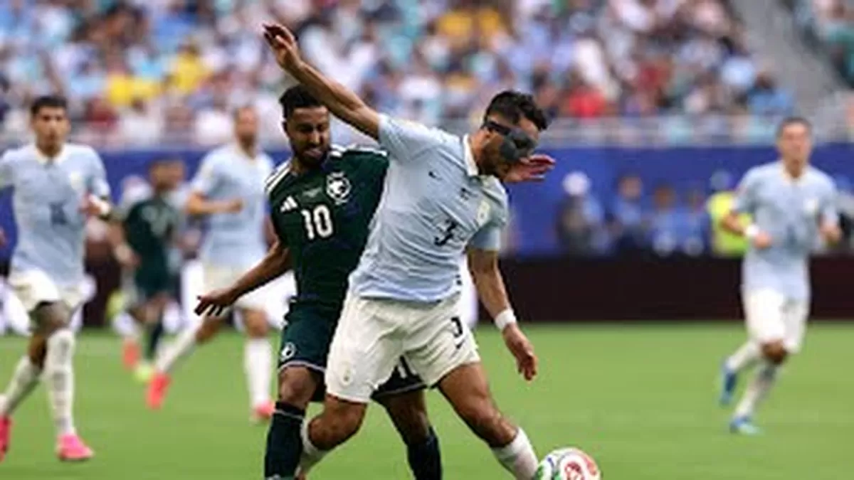Arab Saudi nyaris menciptakan kejutan besar di Grup H Piala Dunia 2026 usai unggul lewat gol Abdulelah Al-Amri, sebelum Uruguay menyamakan skor melalui Maxi Araujo pada menit ke-80.