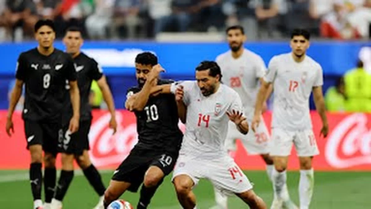 Duel sengit Iran kontra Selandia Baru pada laga Grup G Piala Dunia 2026 berakhir dengan skor 2-2 setelah Elijah Just mencetak dua gol bagi Selandia Baru.